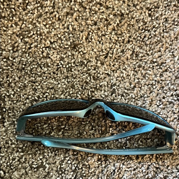 Black Sunglasses with Signature Logo - Picture 7 of 10